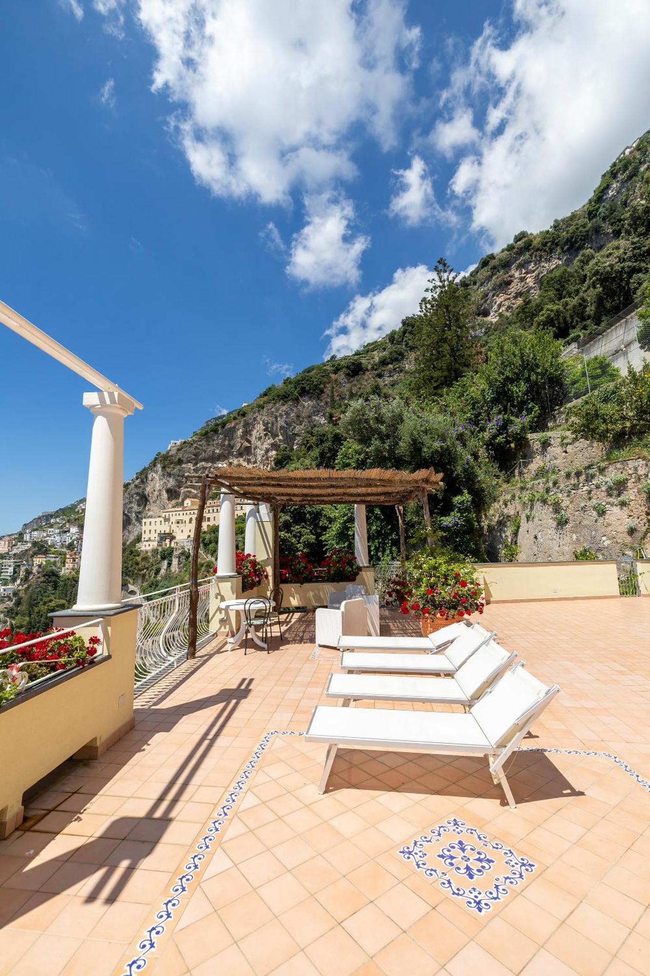 Apartments Amalfi Design Sea View Accessible By 250 Steps Zewnętrze zdjęcie